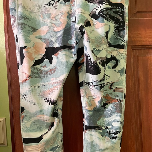 Under Armour Leggings - Picture 3 of 6